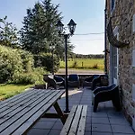 De La Dame Au Lit A La Ferme Chimay Holiday home *
