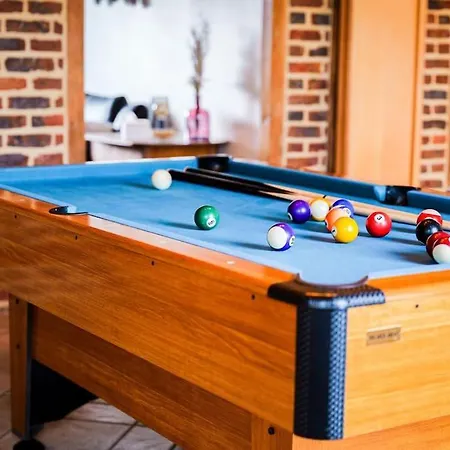 La Dame Au Lit A La Ferme Vakantiehuis Momignies