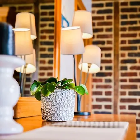 La Dame Au Lit A La Ferme Vakantiehuis Momignies