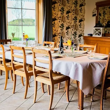 La Dame Au Lit A La Ferme * Momignies