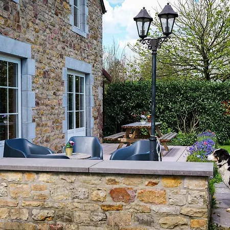 Vakantiehuis La Dame Au Lit A La Ferme Momignies